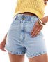 Levi's high waist mom contrast stitch denim shorts in light blue Синий, W23 - фото #1