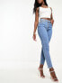 Фото #1 товара Calvin Klein Jeans mom jeans in mid wash