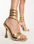 Фото #1 товара ASOS DESIGN – Neo – Sandaletten in Gold mit gewickeltem Knöcheldetail