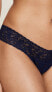 Фото #2 товара hanky panky 298269 Womens Low Rise Signature Lace Thong, Navy, One Size