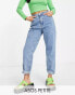 Фото #1 товара ASOS DESIGN Petite relaxed mom jeans in lightwash - LBLUE