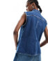 Фото #4 товара Calvin Klein Jeans sleeveless lean denim shirt in mid wash