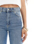 Dr Denim Petite Moxy straight leg jeans in cape sky worn hem wash Голубой, M - EU 38 - фото #4