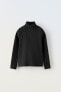 Ribbed turtleneck t-shirt