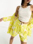 Фото #2 товара ASOS DESIGN oversized floral printed mom suit short with linen in yellow