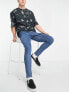 Фото #4 товара COLLUSION x001 skinny jeans in blue mid wash