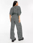 Wednesday's Girl v-neck wide sleeve belted jumpsuit in green spot Grün gepunktet, 2XS - фото #2