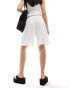 Фото #2 товара Weekday Evine linen blend longer length shorts with raw hem in beige