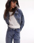 Topshop – Verkürzte Straight Jeans in Mittelblau mit mittelhohem Bund und unversäubertem Saum