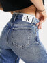 Фото #2 товара Calvin Klein Jeans mom jeans in mid wash