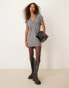 Фото #1 товара JDY oversized v neck knitted vest in grey with side slit