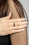 Elegant silver ring with red garnet RG000