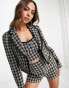 Фото #2 товара Miss Selfridge boucle cropped blazer co-ord in mono check