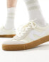 Фото #10 товара Levi's Sneak trainer in cream suede mix with gum sole
