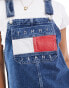 Фото #3 товара Tommy Jeans retro flag denim dungaree dress in mid wash