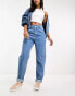 ASOS Design – Mom-Jeans in Mittelblau mit Paperbag-Taille