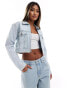 Фото #1 товара Abercrombie & Fitch cropped denim jacket with zip front in light blue