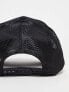 New Era MLB NY Yankees trucker cap in black