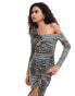 Moon River grunge ruched asymmetric neck midi dress with slit in sage Salbei/Mehrfarbig, S - фото #2