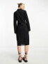 Фото #2 товара Повседневное платье Weekday - Черное платье-рубашка Gesmoktes Midi с морщинистой структурой.