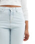 Фото #3 товара Tommy Jeans ultra high slim mom jeans in light wash