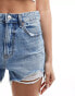 Фото #4 товара Stradivarius ripped denim short in medium blue