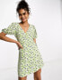 Фото #2 товара Glamorous short sleeve wrap mini dress in green retro floral