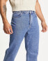 ASOS DESIGN – Dad-Jeans in verwaschenem Mittelblau