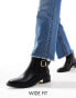 Фото #1 товара SEQWL Wide Fit – Ankle-Boots in Schwarz mit Schnallen-Details, weite Passform