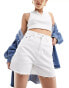 Tommy Jeans ultra high denim mom shorts in white wash Weiß verwaschen, W32 - фото #1