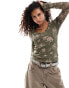 Фото #1 товара Free People floral textured scoop front top in khaki