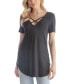 ფოტო #5 პროდუქტის Women's V-neck T-shirt with Crossed Collarline