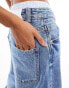 Фото #6 товара Stradivarius Petite wide leg jean with boxer waist in medium blue