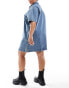 Фото #4 товара ASOS DESIGN Curve short sleeve denim shirt dress in midwash blue