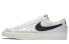 Nike Vintage DA6364-101 Retro Sneakers