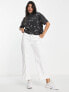 Фото #4 товара ASOS DESIGN boxy high neck tee in daisy embroidery in washed charcoal