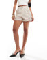 Фото #2 товара Morgan leather look tailored short in cream