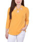 ფოტო #1 პროდუქტის Petite 3/4 Sleeve Knit Crepe Studded Keyhole Top