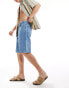 Dr Denim Omar relaxed fit mid waist jorts in stream sky retro mid blue wash Голубой, W28 - фото #5