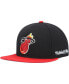 Men's Black, Red Miami Heat Hardwood Classics Coast to Coast Fitted Hat Красно-черный, 7 1/4 - фото #4