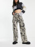 Фото #1 товара Urban Revivo relaxed denim cargo trousers in mixed grey
