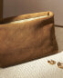 Small split suede toiletry bag Бежевый, 22.09 x 12.59 x 8.4 cm - фото #7