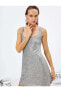 Фото #5 товара Вечернее платье Koton Mini Abiye Elbise с блестящим металлическим U-образным вырезом на бретелях 4WAK80018FK Серебро