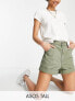 ASOS DESIGN Tall – Lässige Mom-Shorts in verwaschenem Khaki