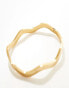 Фото #2 товара ASOS DESIGN waterproof stainless steel bangle bracelet with wiggle detail in gold tone