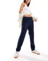 Фото #1 товара Vero Moda linen blend tapered trousers in navy