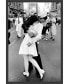 Фото #1 товара Kissing On Vj Day - Times Square Framed Art Print