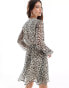 Фото #4 товара Vila chiffon wrap mini dress in mono leopard print