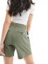 Levi's Pleated trouser shorts in green W29 - фото #7