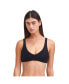 Фото #1 товара Women's Solid Textured V neck Bikini swim top